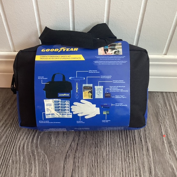 Goodyear Compact Emergency Safety Kit - Picture 4 of 6
